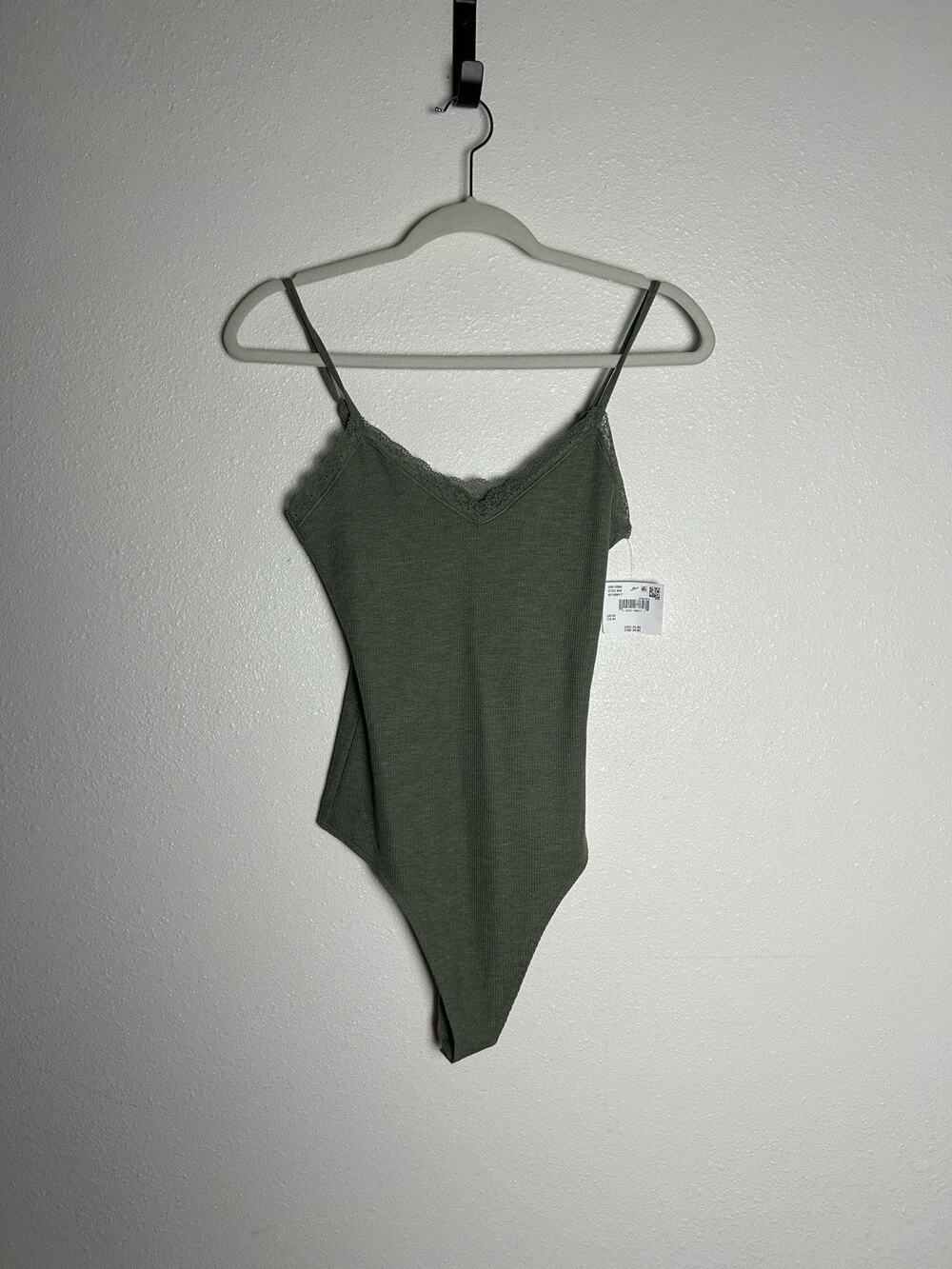 NWT American Eagle Womens Ribbed V Neck Bodysuit Green Stretch Size Medium